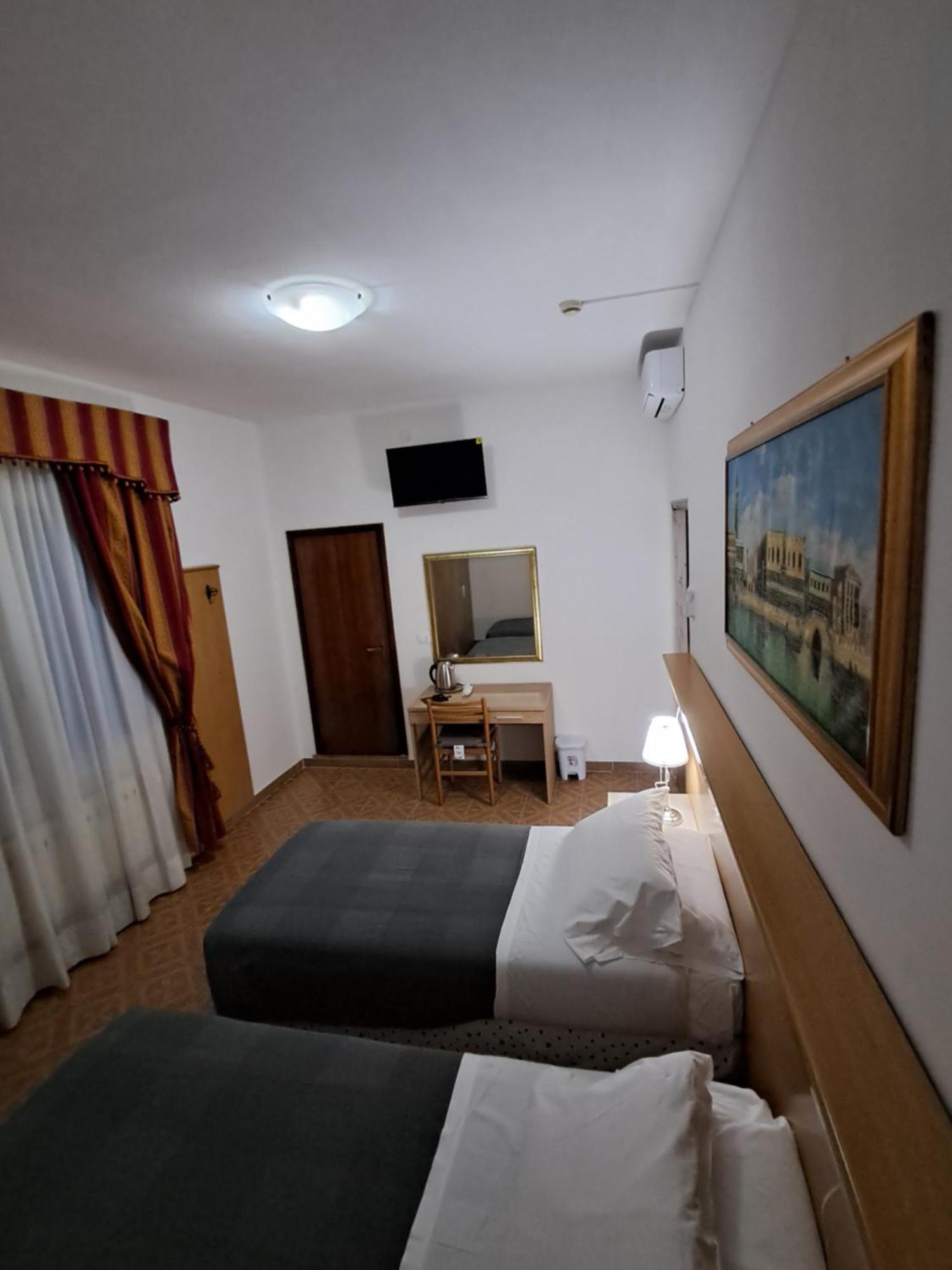 Hotel Tito 2 Mestre Exterior foto